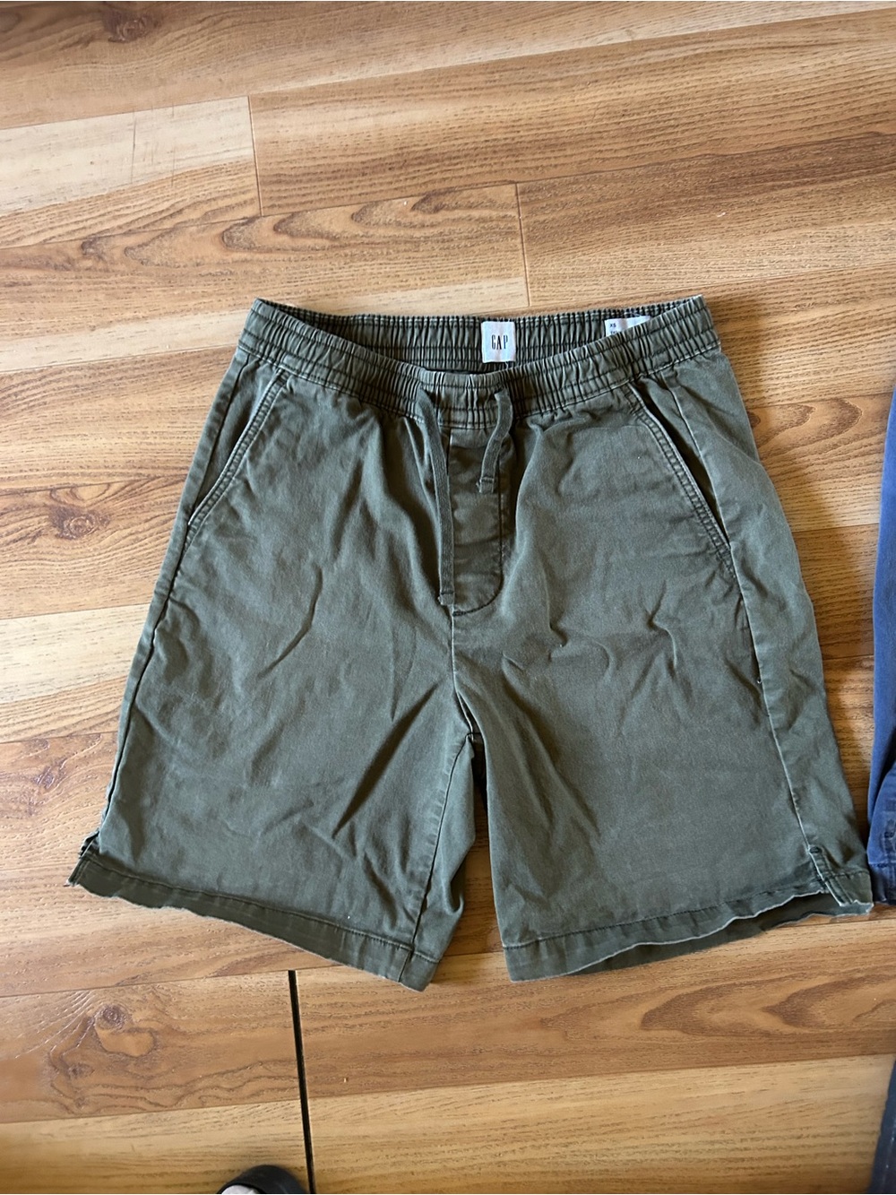 GAP Men's Olive Drawstring Casual Shorts